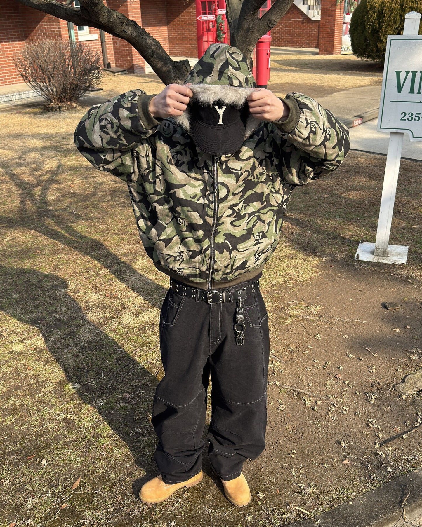 Studs Big Pocket Jeans