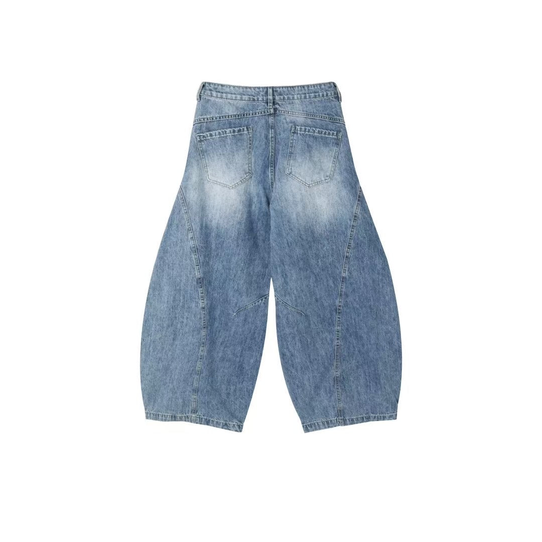 Curved Jeans