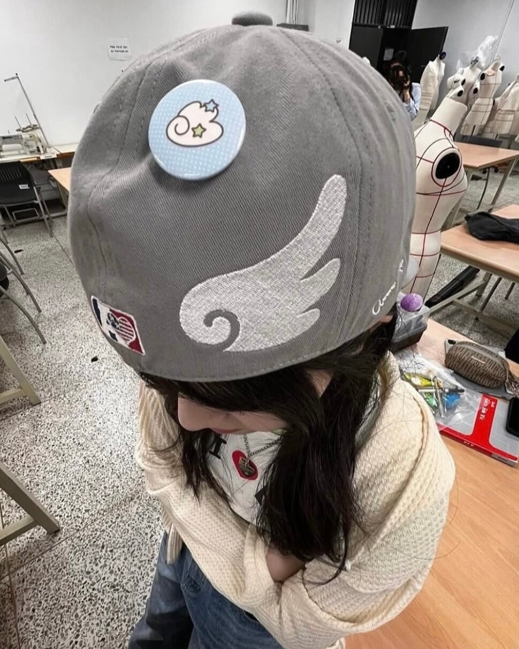 aeae AE SYMBOL ANGEL WING CAP