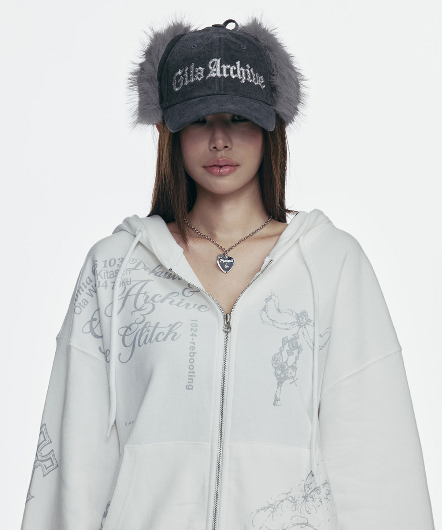 Gila.archive FAUX FUR HOTFIX LOGO EARFLAP CAP