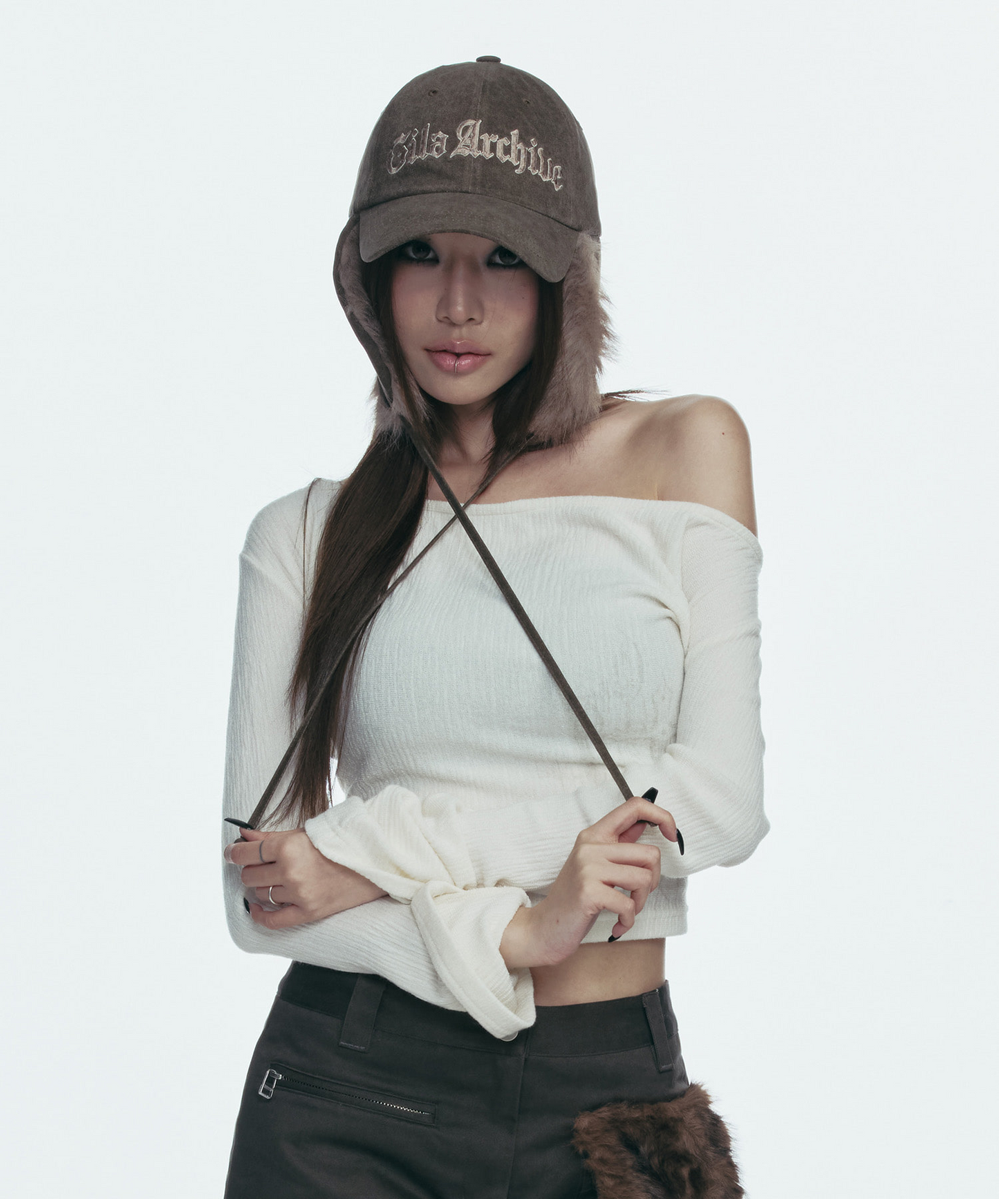Gila.archive FAUX FUR LOGO EARFLAP CAP
