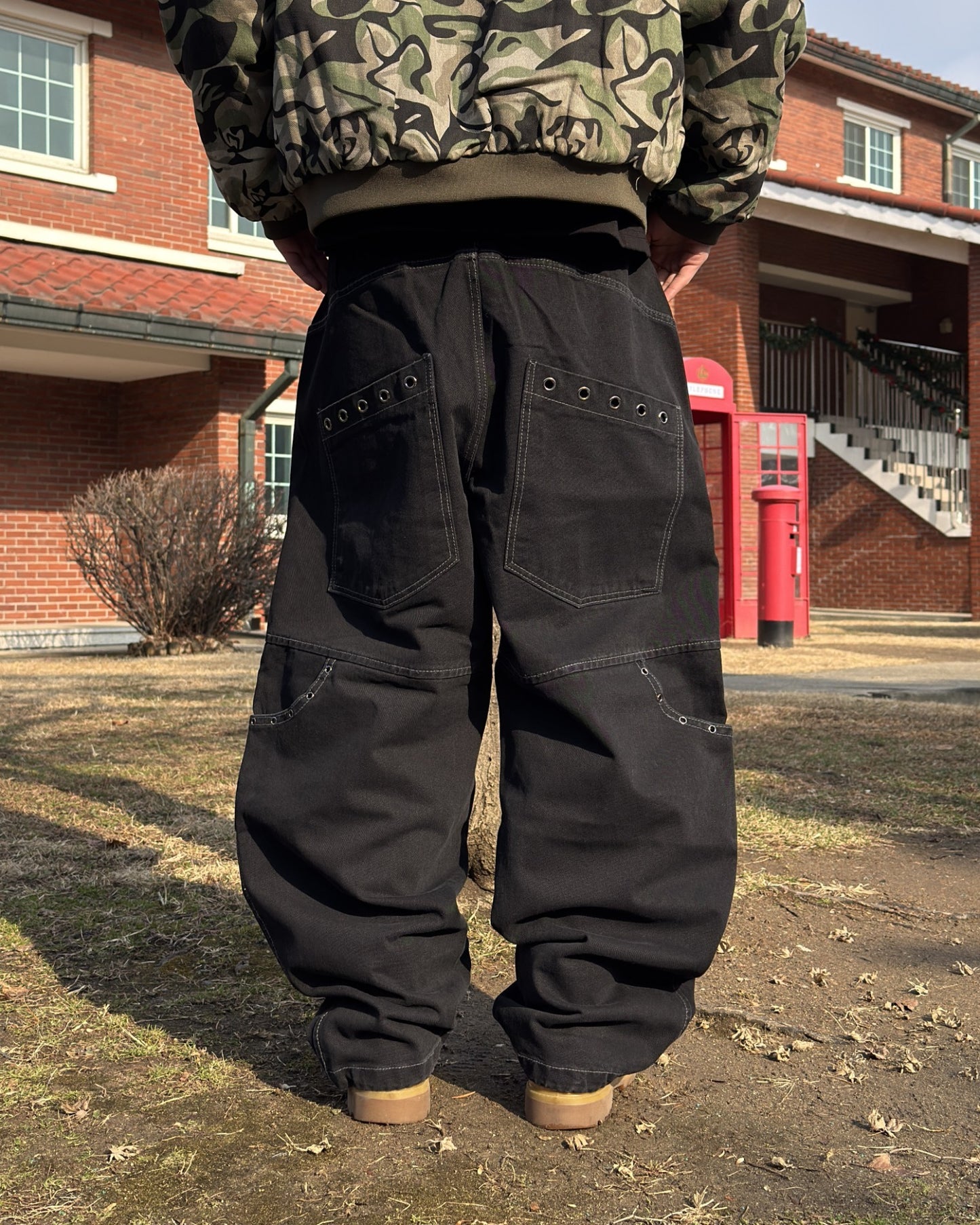 Studs Big Pocket Jeans