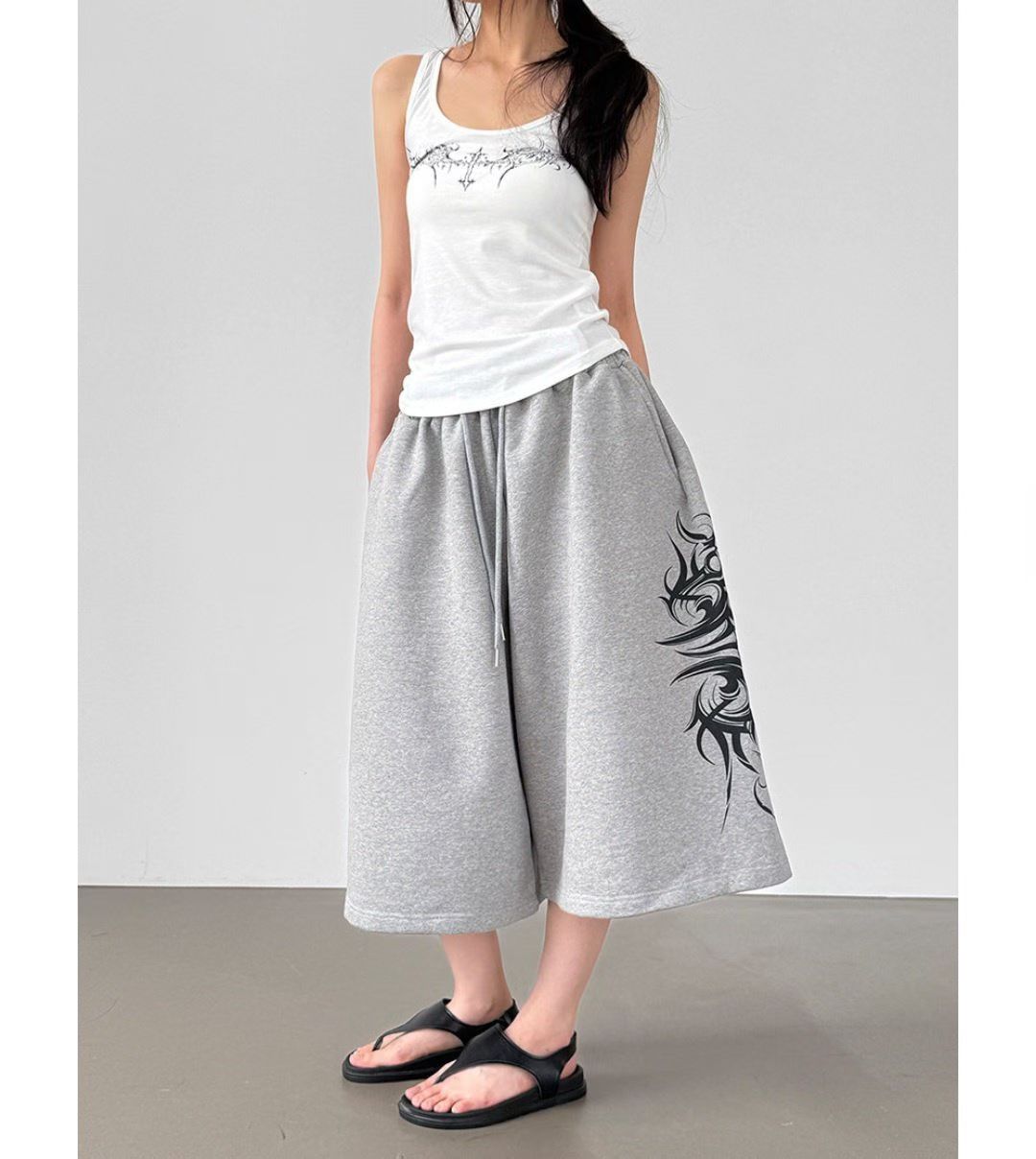 FW 26 Tatoo Graphic Jorts