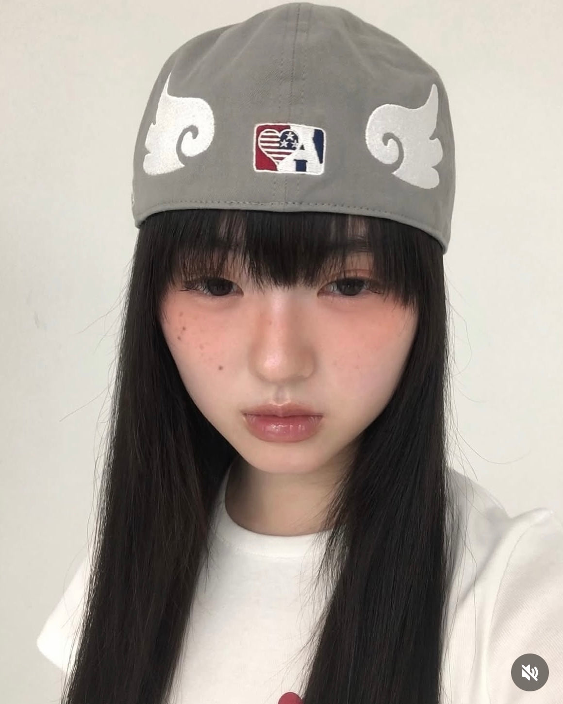 aeae AE SYMBOL ANGEL WING CAP